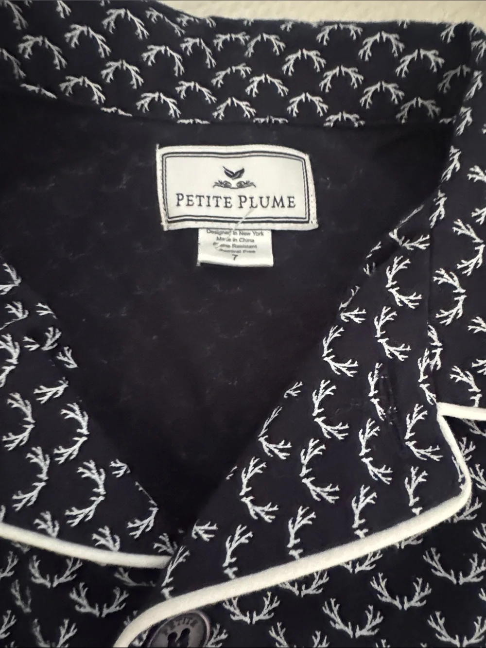 Petite plume, kids  Navy Blue Pajama Set with White Piping. Sz 7 new